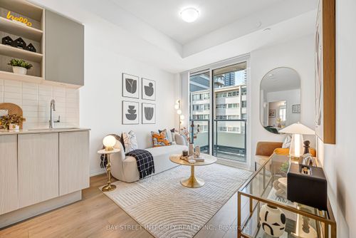 1014-50 Dunfield Ave, Toronto, ON, M4S0E4 | Card Image