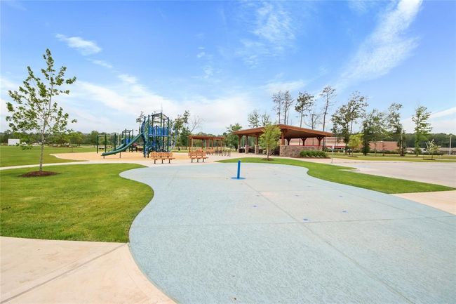 21738 Southern Valley Ln, House other with 4 bedrooms, 2 bathrooms and 2 parking in New Caney TX | Image 23