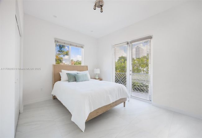 3648 Oak Ave, House other with 3 bedrooms, 3 bathrooms and null parking in Coconut Grove FL | Image 21