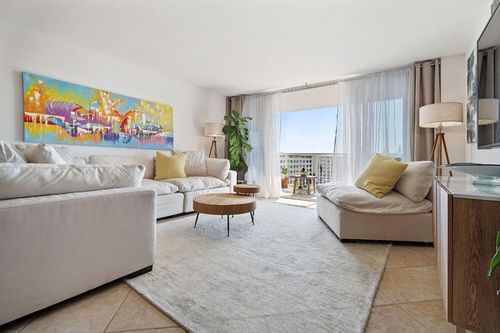 504-18021 Biscayne Blvd, Aventura, FL, 33160-5200 | Card Image