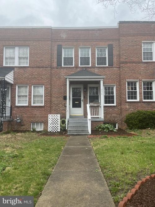 536 E Nelson Ave, ALEXANDRIA, VA, 22301-1615 | Card Image