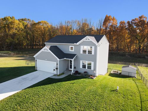 5308 Lake Pines Ct, Vicksburg, MI, 49097-7402 | Card Image