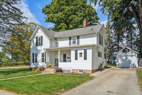 423 W Linden Dr, Jefferson, WI, 53549-1421 | Card Image