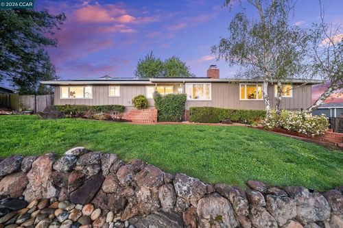 102 Hillcrest Dr, Orinda, CA, 94563-3225 | Card Image