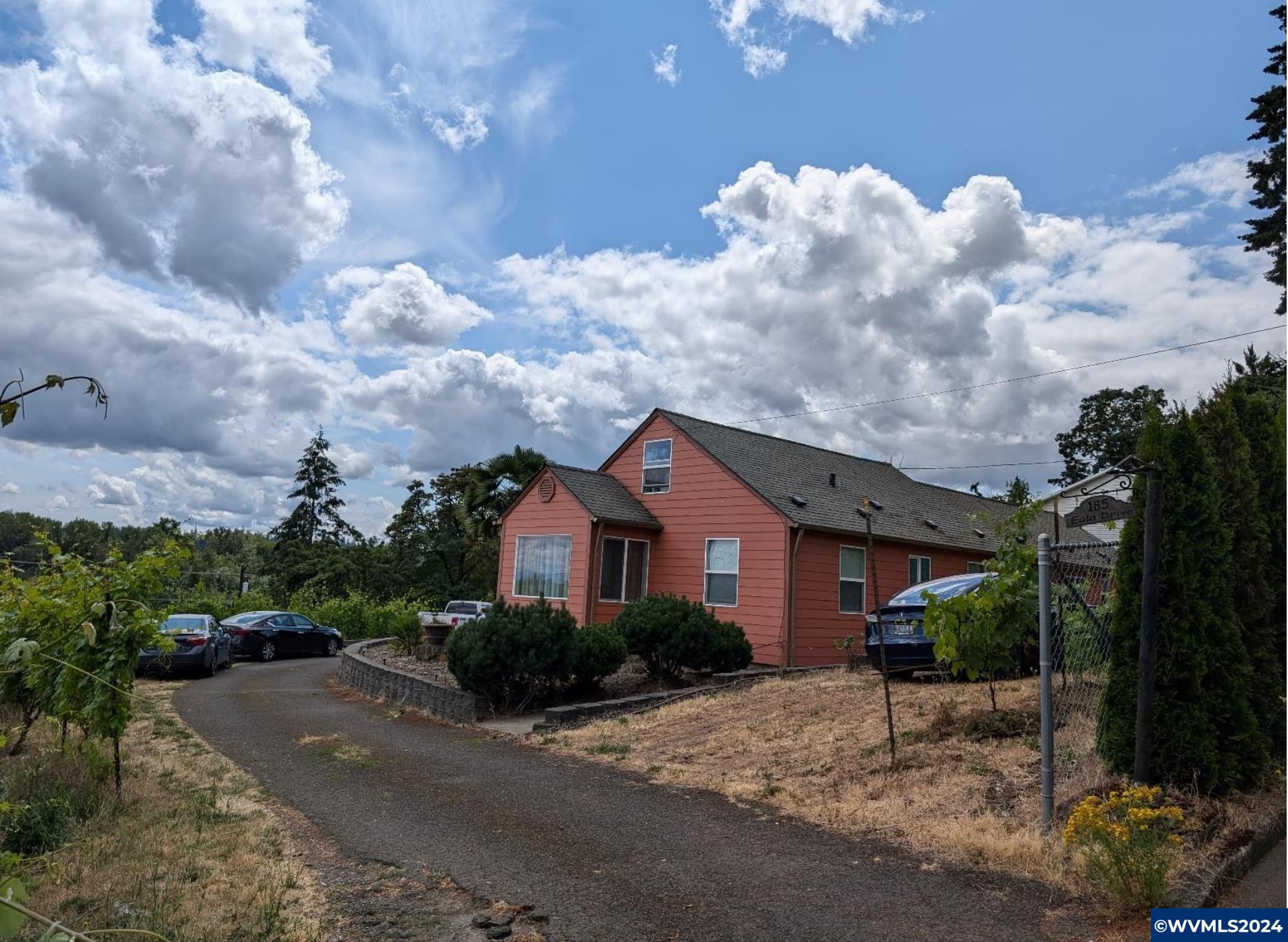 Eola Dr, Salem, OR 97304