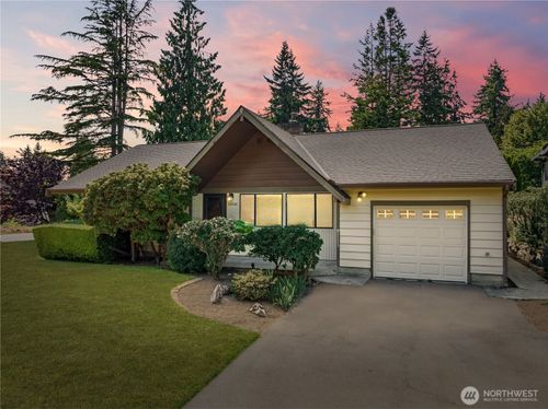 22526 87th Place W, Edmonds, WA, 98026 | Card Image