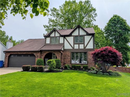 23 Grasspointe Dr, Amherst, NY, 14228-2817 | Card Image