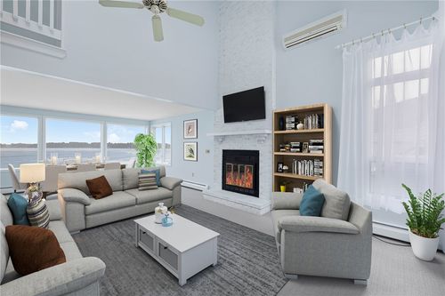 79 Boyce Ave, Barrington, RI, 02806-2646 | Card Image