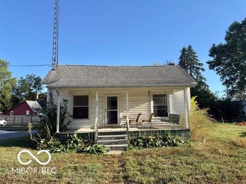 405 Bishop St, Walton, IN, 46994-4104 | Card Image