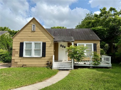 325 Texas Ave, Corpus Christi, TX, 78404-1738 | Card Image