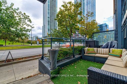 g09-112 Fort York Blvd, Toronto, ON, M5V4A7 | Card Image