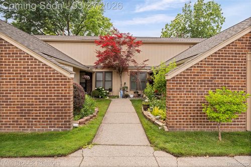 31723 Forest Ln, Warren, MI, 48093-5586 | Card Image