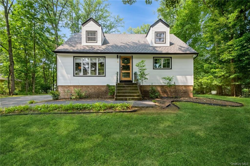 Colonial Dr, New City, NY 10956