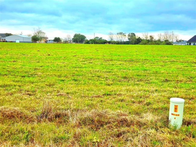 808 Chuckwagon Trl, Home with 0 bedrooms, 0 bathrooms and null parking in Angleton TX | Image 18