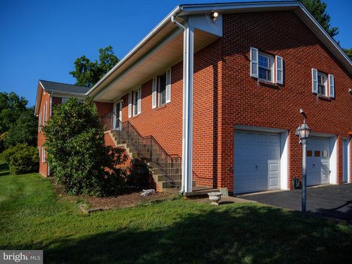 17152 Bridge View Ct, PAEONIAN SPRINGS, VA, 20129-1700 | Card Image