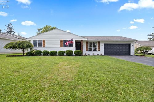 218 Saint Thomas Dr, Fremont, OH, 43420-9289 | Card Image