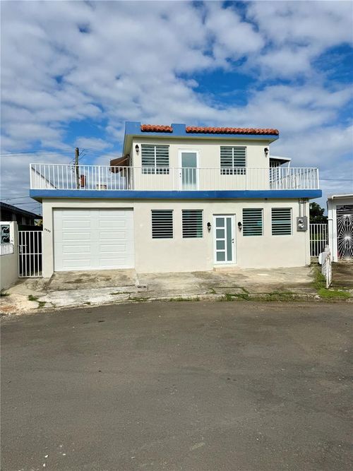 4R-45 Calle Roble / Lomas Verdes, Bayamon, PR, 00956 | Card Image