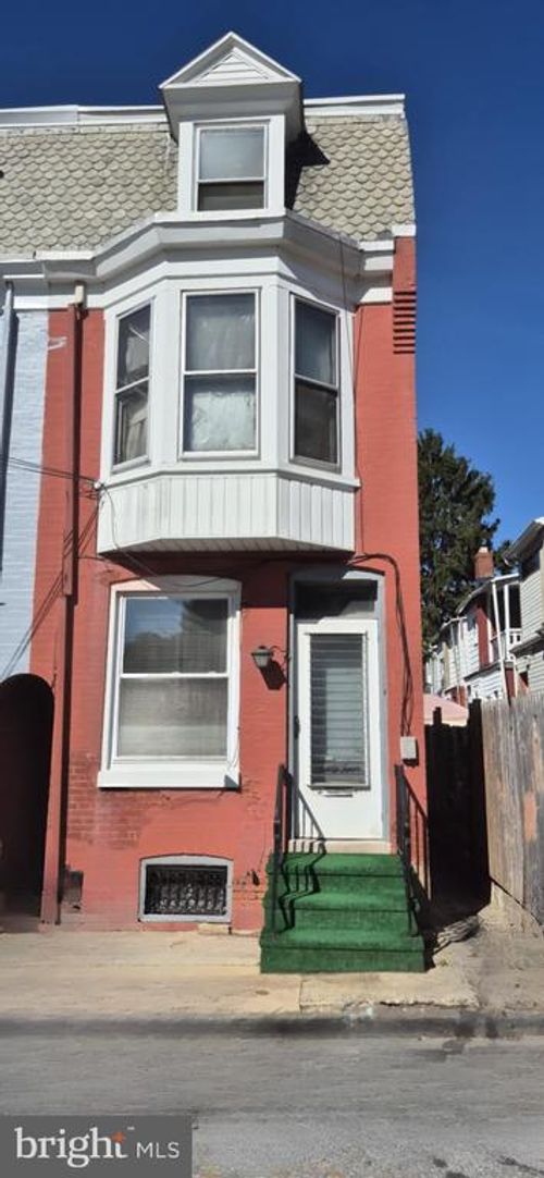 34 Maple St, READING, PA, 19602-1215 | Card Image