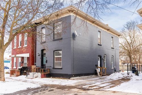 129 West St, Brantford, ON, N3T3G2 | Card Image