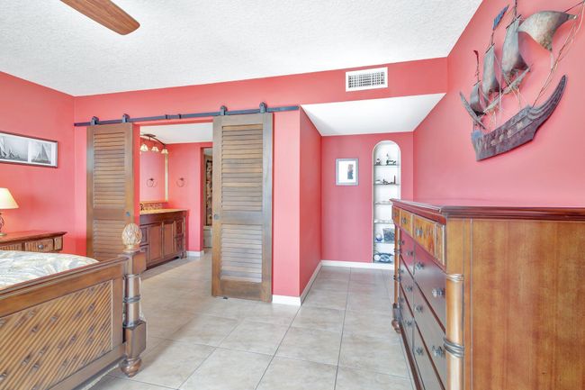 APT-503 - 301 Lake Shore Dr, Condo with 2 bedrooms, 2 bathrooms and null parking in Lake Park FL | Image 23