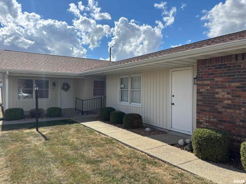 apt-9-100 E Heights Ave, Taylorville, IL, 62568-1385 | Card Image