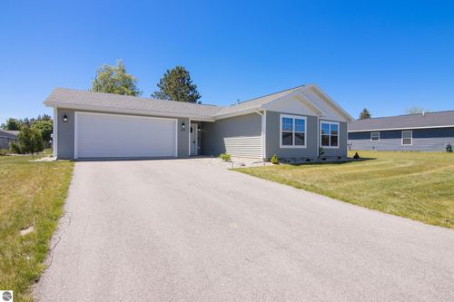 1948 Oriole Dr, Traverse City, MI, 49685-9730 | Card Image