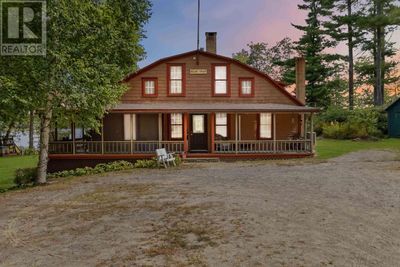 7602 Highway 8, House other with 6 bedrooms, 2 bathrooms and null parking in South Brookfield NS | Image 3