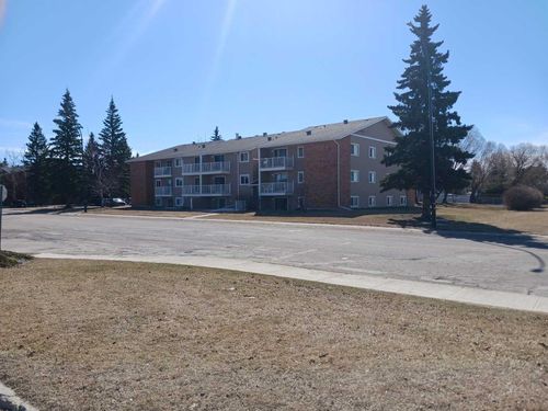 207 - 49 Bennett Street, Home with 2 bedrooms, 1 bathrooms and 1 parking in Red Deer AB | Card Image