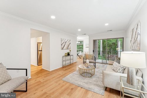 apt-24-3358 Woodburn Rd, ANNANDALE, VA, 22003-1286 | Card Image