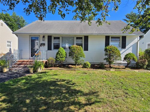 107 Nevada St, Hicksville, NY, 11801-2353 | Card Image