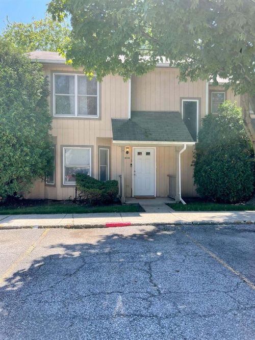 6089 Pennsylvania Dr, Merrillville, IN, 46410 | Card Image