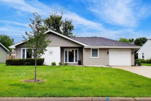 1430 Sequoia Ln, Darien, IL, 60561-4424 | Card Image