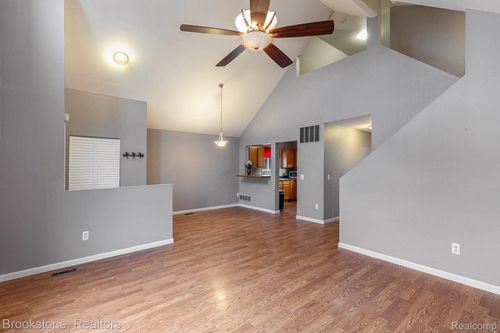 32272 Haverhill St, New Haven, MI, 48048-1960 | Card Image