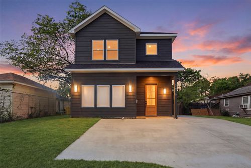 2515 Macon St, Dallas, TX, 75215-5028 | Card Image