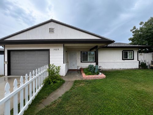 1629 Bedford Ave, Modesto, CA, 95351-3021 | Card Image