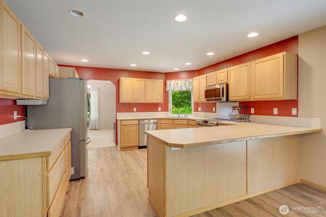 Kitchen With Breakfast Bar | Image 14