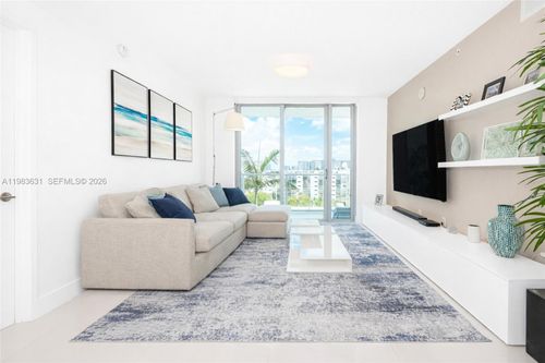 4-805-300 Sunny Isles Blvd, Sunny Isles Beach, FL, 33160 | Card Image