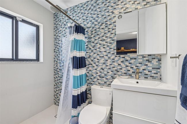 441 Sw 27 Th Rd, House other with 4 bedrooms, 4 bathrooms and null parking in Miami FL | Image 28