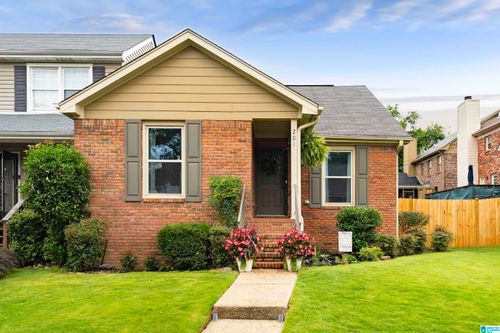 201 Woodbury Dr, VESTAVIA HILLS, AL, 35216-2548 | Card Image