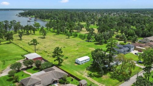 14422 Lakeside Terrace Dr, Houston, TX, 77044-5289 | Card Image