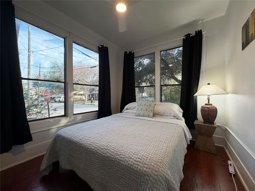 1-402 Hyde Park Blvd, Houston, TX, 77006-3068 | Card Image