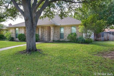 5209 Saddle Ridge Trail, Home with 3 bedrooms, 2 bathrooms and 2 parking in San Angelo TX | Image 2