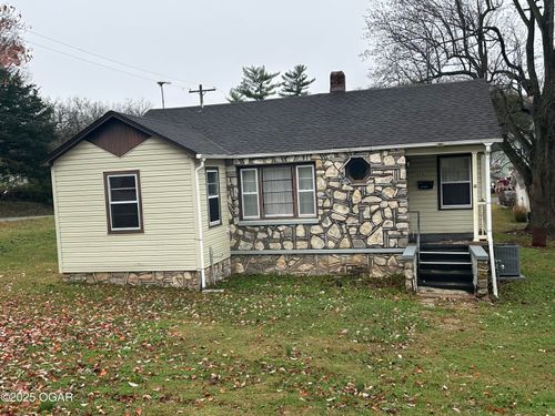 626 S High St, Neosho, MO, 64850-2209 | Card Image