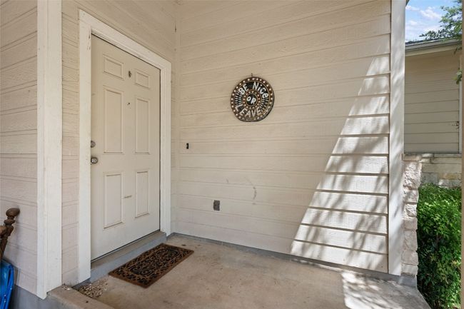 B - 1002 Castile Rd, Home with 3 bedrooms, 2 bathrooms and 3 parking in Austin TX | Image 8