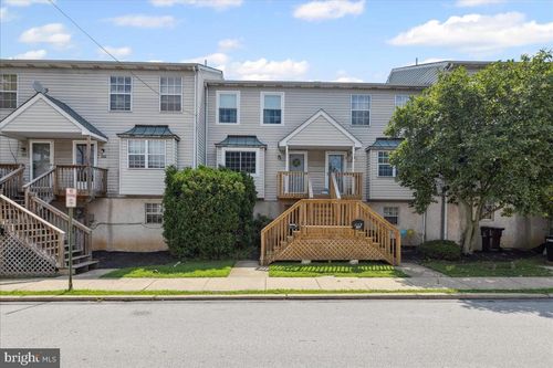 205 Mill St, BRIDGEPORT, PA, 19405-1066 | Card Image