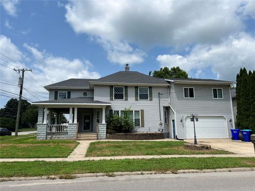 218 5th Ave Se, Independence, IA, 50644-2932 | Card Image