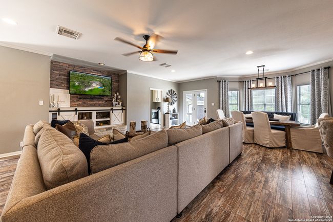 7046 Devonshire Dr, House other with 5 bedrooms, 5 bathrooms and null parking in Spring Branch TX | Image 18