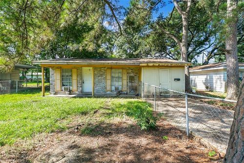 7122 Poinsettia Drive, Baton Rouge, LA, 70812 | Card Image