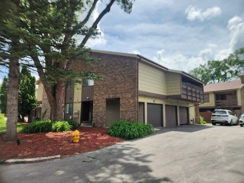 1b-1 Stony Creek Dr, Palos Hills, IL, 60465-2353 | Card Image