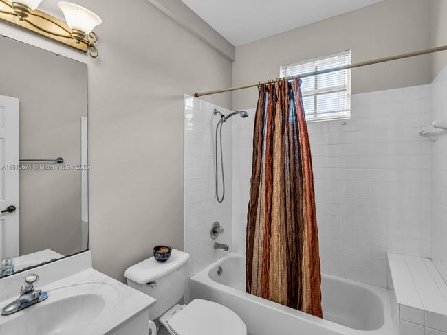 4209 Pinewood Ln, House other with 5 bedrooms, 4 bathrooms and null parking in Weston FL | Image 32